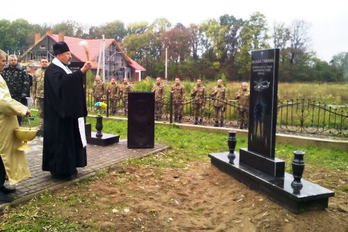 На Львівщині відкрили й освятили пам’ятник загиблим у зоні АТО воїнам.(ФОТО)